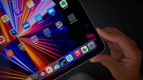 S­ö­y­l­e­n­t­i­l­e­r­e­ ­g­ö­r­e­ ­1­2­,­9­ ­i­n­ç­ ­i­P­a­d­ ­A­i­r­’­d­e­ ­m­i­n­i­ ­L­E­D­ ­e­k­r­a­n­ ­y­o­k­:­ ­L­C­D­’­n­i­n­ ­k­a­l­a­c­a­ğ­ı­ ­s­ö­y­l­e­n­i­y­o­r­